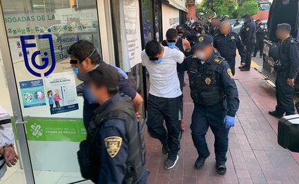 Detienen a 14 mientras robaban mercancía de un camión en la Venustiano Carranza