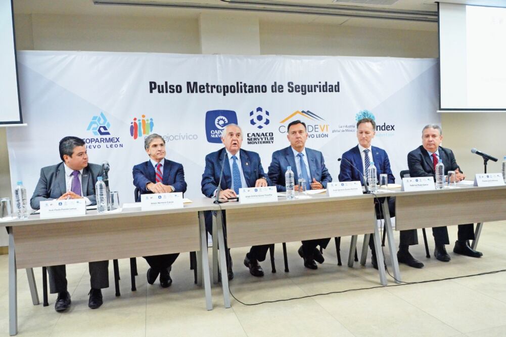 Presidente de seis organizaciones del sector privado de Nuevo León, durante la presentación del Pulso Metropolitano de Seguridad. (EMILIO VÁSQUEZ. EL UNIVERSAL)