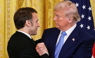 Trump amaga con impuesto de 200% al vino y champán de Francia; es por el rechazo de Macron a integrar la Junta de Paz para Gaza