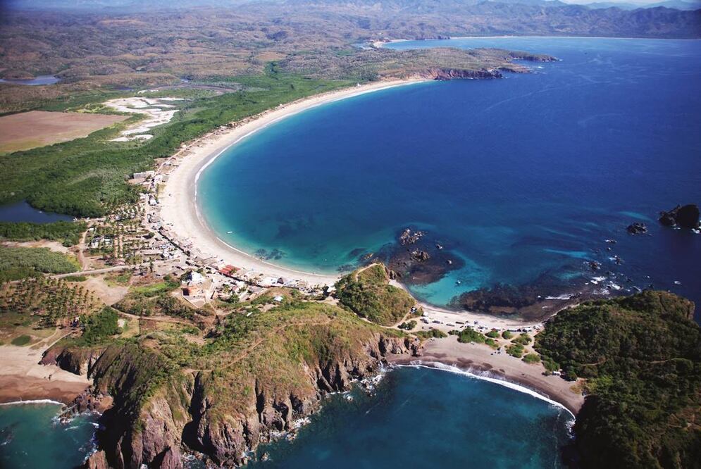 Bahía de Tenacatita, con algunas de las playas más bonitas de Jalisco. Foto: SecturJal