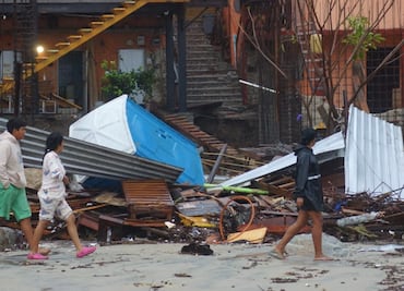 Muere niño de dos años tras ser arrastrado por el arroyo en Guerrero por paso de "Erick"; 7 municipios resultan con graves daños