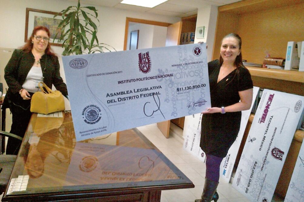 Polimnia Romana entregó apoyos económicos al Instituto Politécnico Nacional (ARCHIVO EL UNIVERSAL)