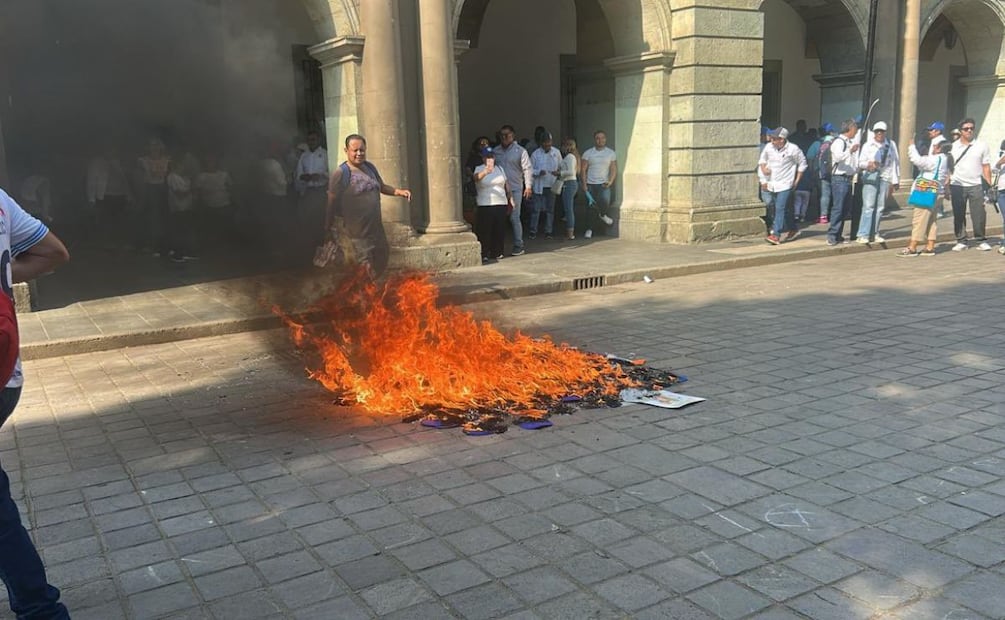 Una de las causas principales de ruptura entre sindicalizados y dirigentes es el aumento del ISR. | Foto: Especial.