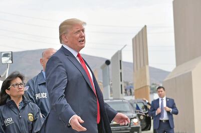Trump reclama dinero para el muro 