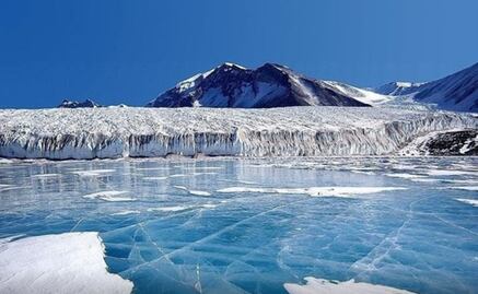 Científicos descubren 91 volcanes bajo el hielo de la Antártida