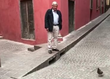 Toma López Obrador con humor burlas en redes