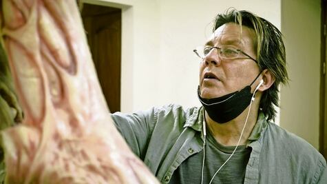 Manos de Gabriel Solana dan forma a criaturas