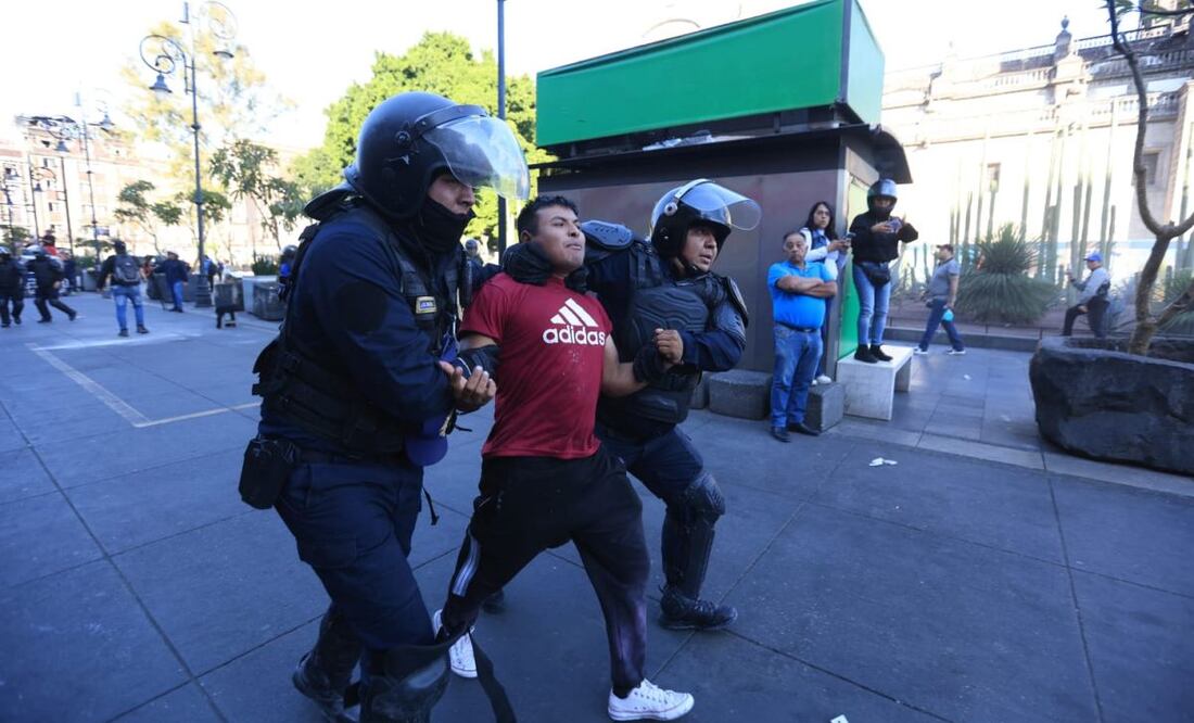Investigan a 18 policías por violar protocolos en la marcha de la Generación Z. Imagen ilustrativa. Foto: Francisco Rodríguez/EL UNIVERSAL