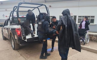 Rayo alcanza a cinco personas en Durango; uno presenta diagnóstico reservado y los otros cuatro quemaduras y lesiones 