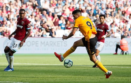Wolves de Jiménez hunde al West Ham de 'Chicharito'
