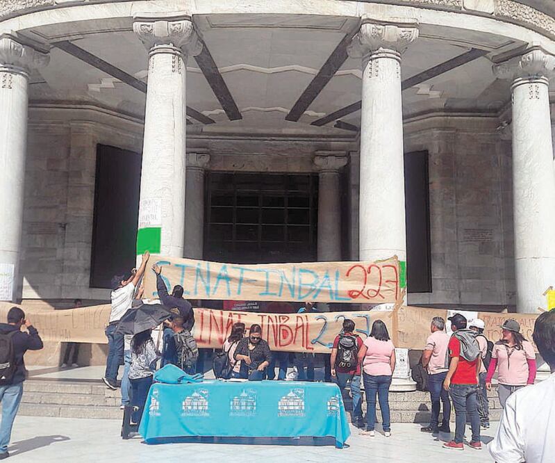 Trabajadores abrieron Bellas Artes pero mantienen cerrada la Compañía Nacio n a l de Danza, se pondría en riesgo El Cascanueces en el Auditorio Nacional. Foto: ALIDA PIÑÓN. EL UNIVERSAL