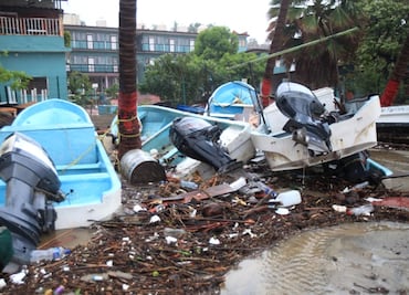 Huracán "Erick" deja mayores afectaciones en 12 municipios de Guerrero y Oaxaca; Protección Civil detalla daños