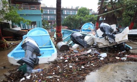 Huracán "Erick" deja mayores afectaciones en 12 municipios de Guerrero y Oaxaca; Protección Civil detalla daños