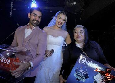¿Boda Fake? Elektra dice “Sí acepto” y reparte regalos en antro de CDMX