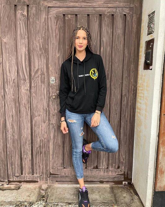 La novia de Luisito Comunica modeló en el bosque y el resultado es asombroso / Foto: Instagram @arianny.tenorio