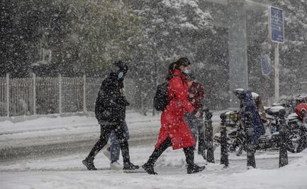 Tormenta de nieve provoca cortes en autopistas y cancelación de vuelos en China