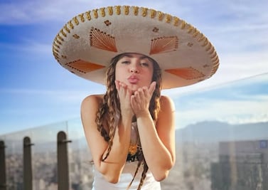 Shakira ensaya, invita y se deja consentir en México