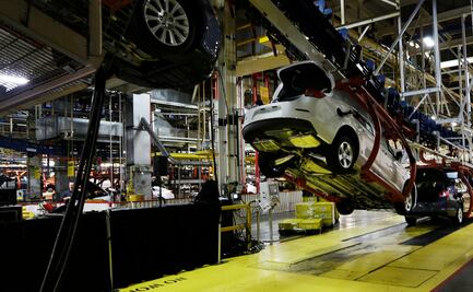 Tormenta invernal en EU obliga a suspender producción de fabricantes de automóviles