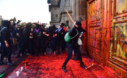 Abren carpeta de investigación por pintas en Palacio Nacional 