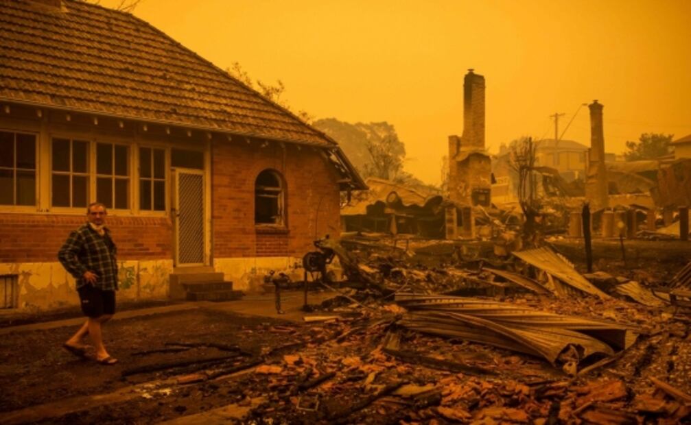 Desalojan a miles de sus hogares por severos incendios forestales en Australia