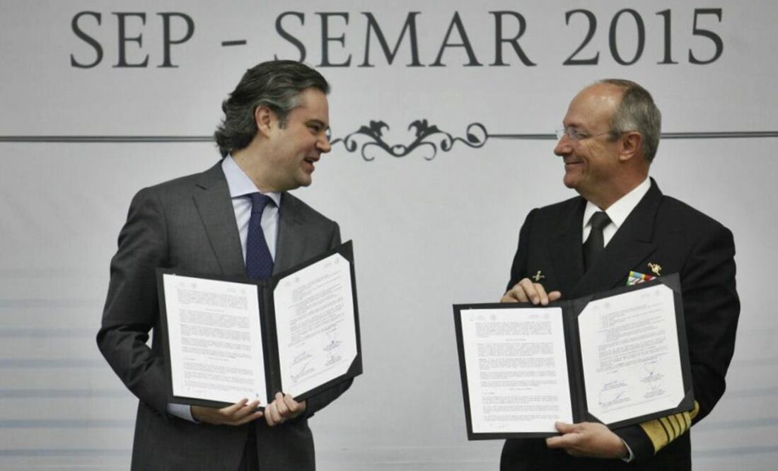 La SEP y Semar firman convenio para otorgar becas de inglés a marinos. Foto: Yadín Xolalpa/EL UNIVERSAL