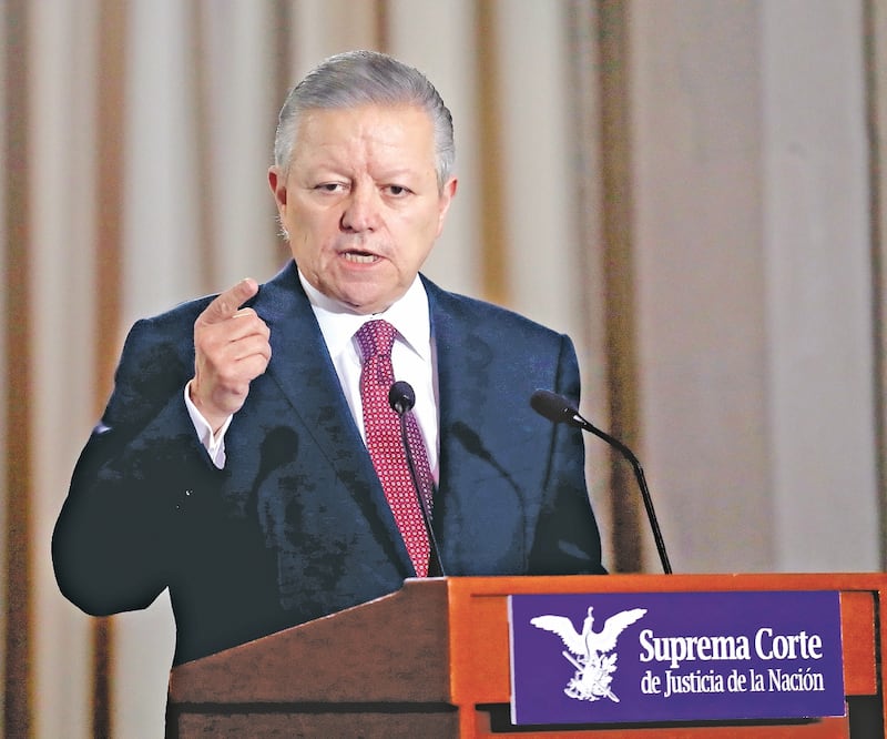 Pese a estar de vacaciones, Arturo Zaldívar externó su opinión sobre los ataques que recibió el Presidente por parte de un exmandatario de Bolivia. Foto/ARCHIVO EL UNIVERSAL