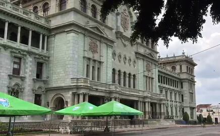 Con discreta seguridad, Palacio Nacional de Guatemala alista recepción de AMLO
