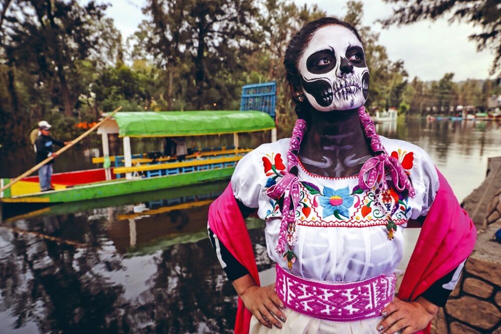 La Catrina en Trajinera es una obra de teatro que se realiza en Xochimilco / Foto: Archivo El Universal