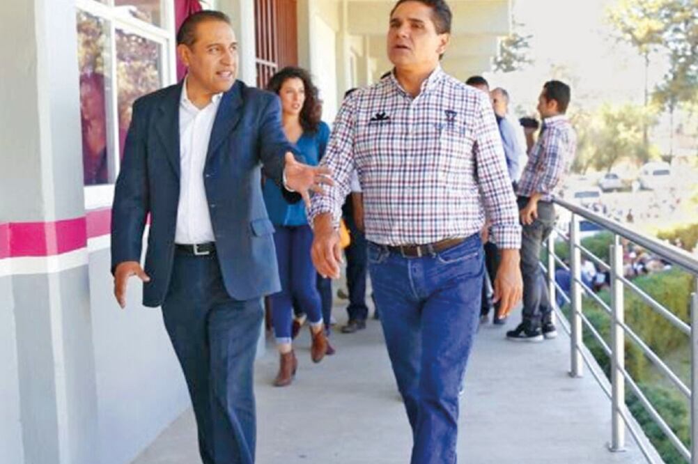 El gobernador Silvano Aureoles recorrió la nueva unidad académica construida en la Tenencia de San Felipe de los Alzati (ARCHIVO. EL UNIVERSAL)
