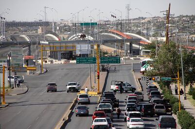 Alerta SAT de empresas que engañan para introducir autos "chocolate" a México