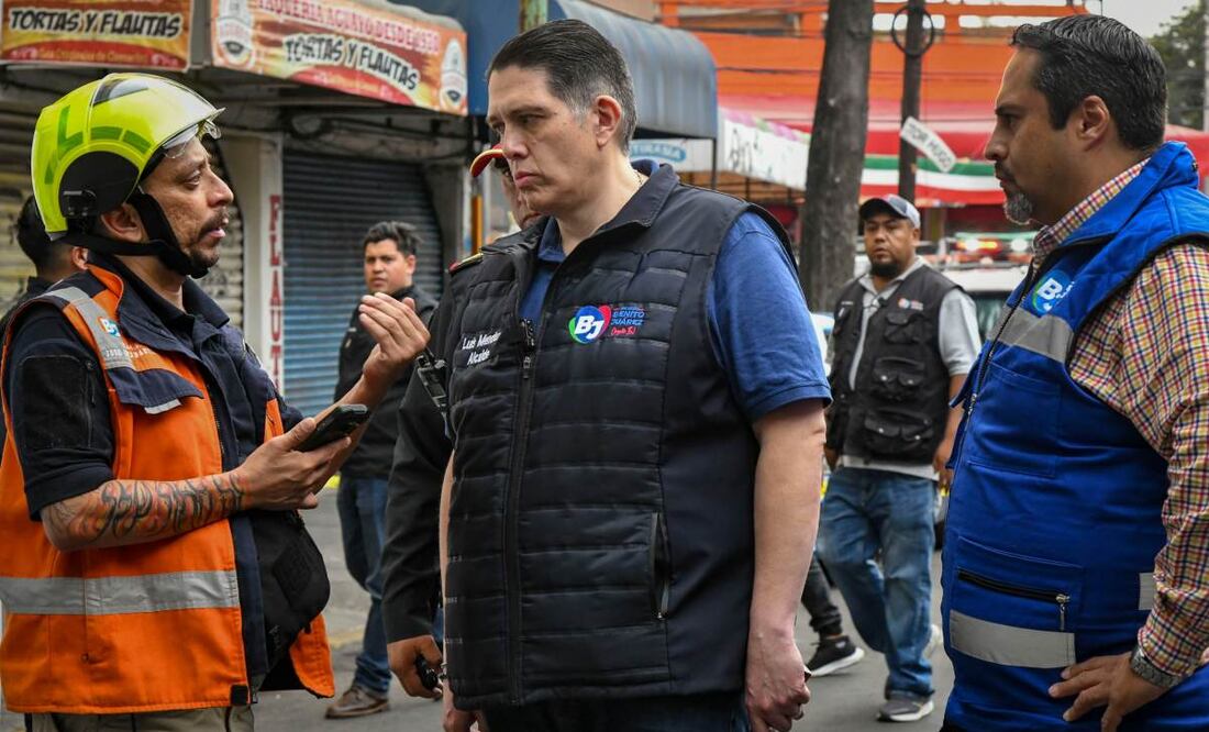 La alcaldía Benito Juárez informó que el flamazo por acumulación de gas que se registró en un expendio de chiles y maíz, en la colonia Portales, dejó un saldo de cuatro personas lesionadas.
Foto: Especial