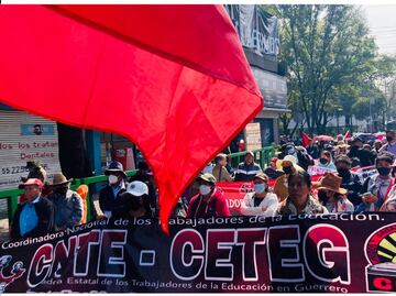 CNTE y CETEG llegan a la CDMX para diálogo con AMLO; bloquean Calzada de Tlalpan