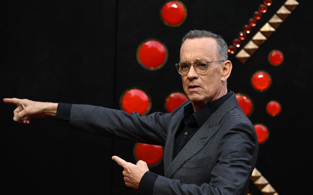 Tom Hanks en la alfombra roja de "Elvis". Foto: AFP / Justin Talls