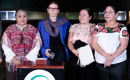 Annie Pardo, madre de Sheinbaum, participa en evento por la fibrosis pulmonar en el Senado; fue invitada por Morena