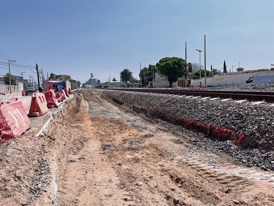 Vecinos señalan que tienen miedo de que metan el gas natural junto a las vías de la ampliación del Tren Suburbano. Foto: de Arturo Contreras. El Universal