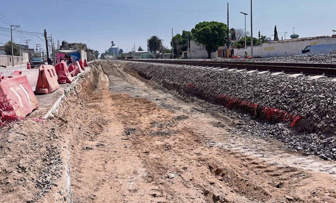 Vecinos señalan que tienen miedo de que metan el gas natural junto a las vías de la ampliación del Tren Suburbano. Foto: de Arturo Contreras. El Universal