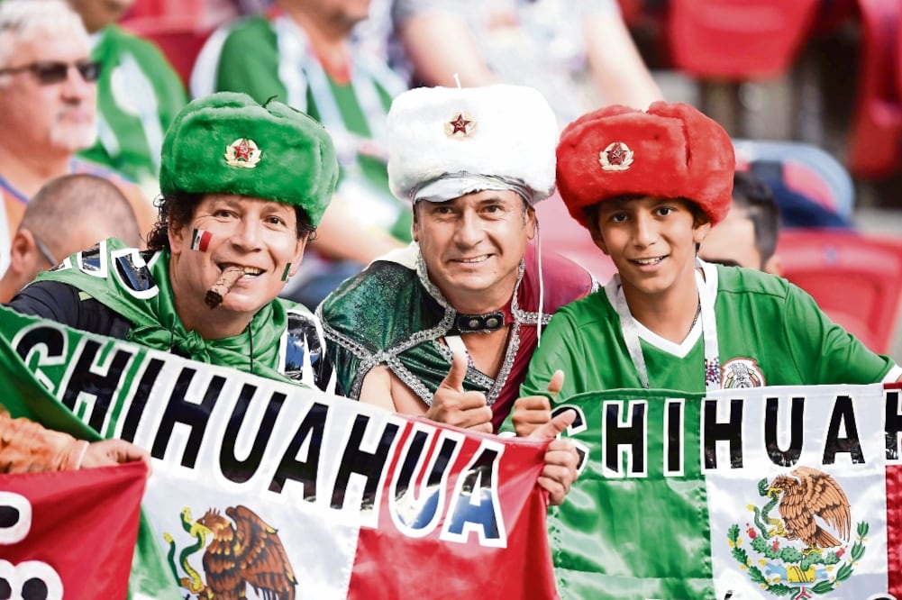 La afición mexicana fue mayoría ayer en la Arena Kazán (FRANCK FIFE. AFP)