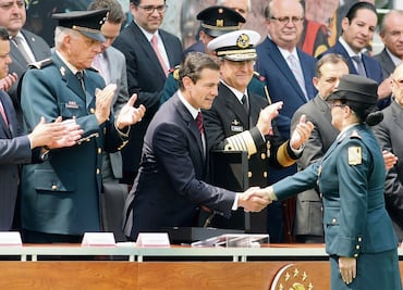 Promete EPN atención por caída de helicóptero