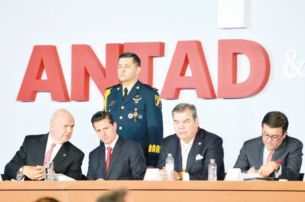 En la inauguración de la Expo ANTAD y Alimentaria 2017, el presidente Enrique Peña Nieto destacó que en este sector se refleja la mejora económica del país (PRESIDENCIA)