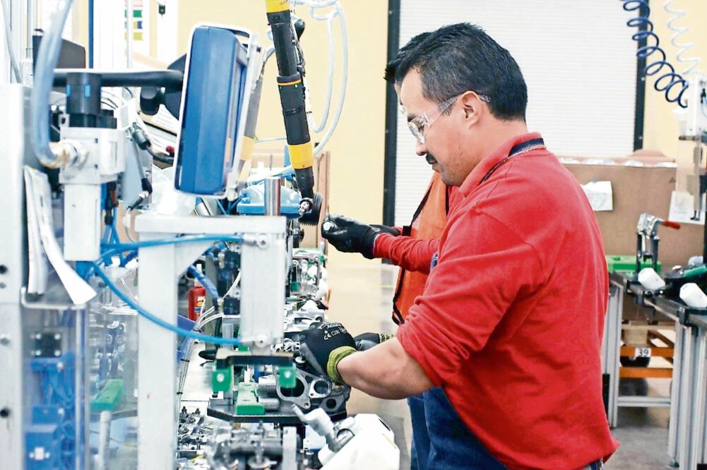 Manufa ctura. Para la Cancintra es importante impulsar la sustitución de importaciones para usar en promedio 40% de contenido nacional. Foto: ARCHIVO EL UNIVERSAL