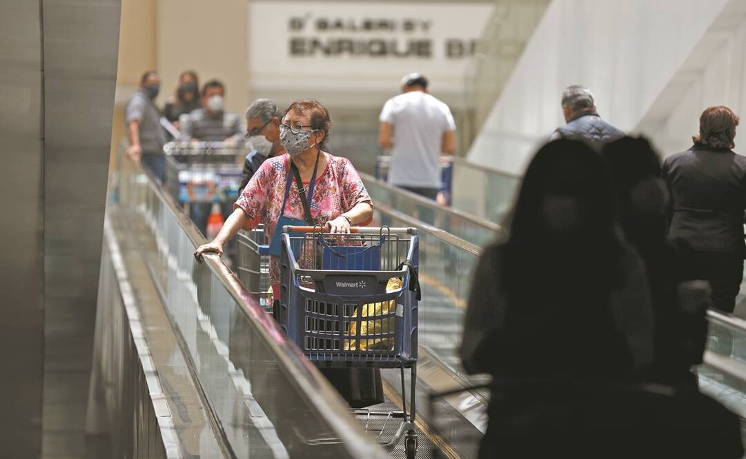 En el sector de servicios hubo un alza anual de 2.7% el año pasado, de acuerdo con el Inegi. Foto: Archivo/ El Universal