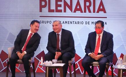 Inicia "desfile de corcholatas" en plenaria de Morena