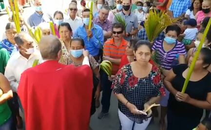 Sacerdote arranca cubrebocas a fieles en Honduras; es una "babosada", dice