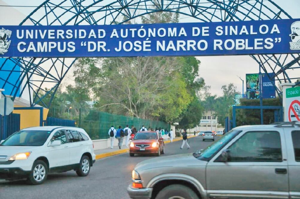 En la Universidad Autónoma de Sinaloa se reforzó la vigilancia, ante el temor que se generó luego de que en redes sociales se divulgaran falsos secuestros. (ESPECIAL)