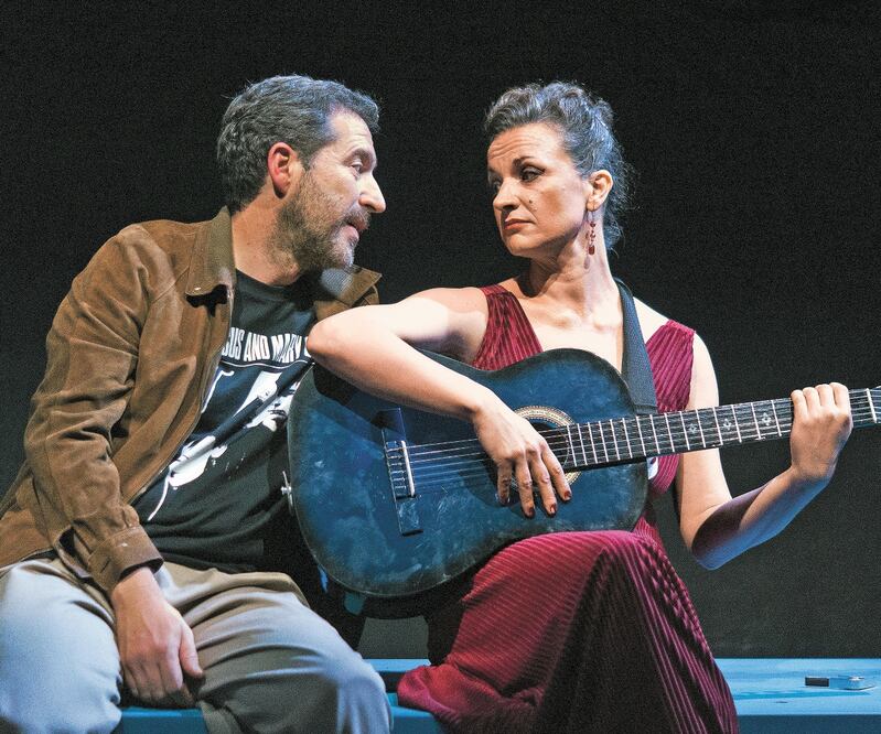 Protagonizan Gustavo Gonzalo y Sara Nieto, quien da vida a Helena. CORTESÍA