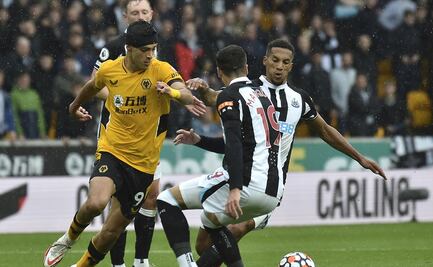 Los Wolves derrotan al Newcastle con dos asistencias de Raúl Jiménez