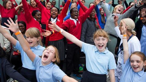 ¿Por qué cantar puede beneficiar nuestra salud?