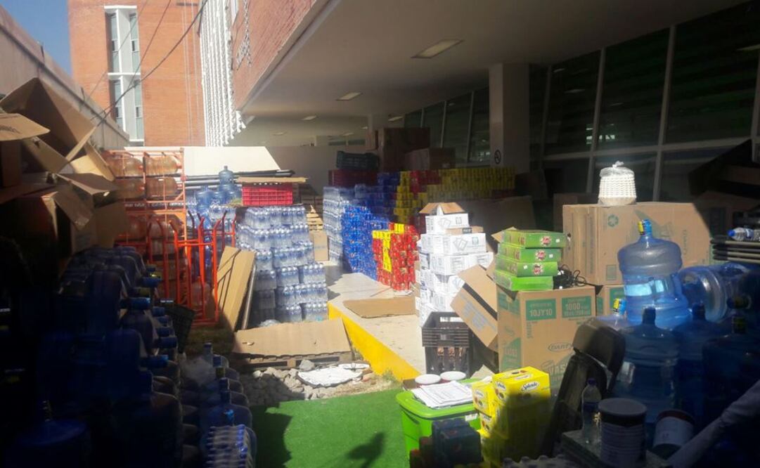 Vacías, carpas con víveres en Ecatepec