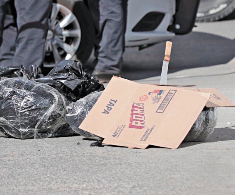 En Coacalco, vecinos de la colonia La Magdalena reportaron el hallazgo de dos bolsas negras con restos humanos y una amenaza. Foto: TRISTÁN VELÁZQUEZ