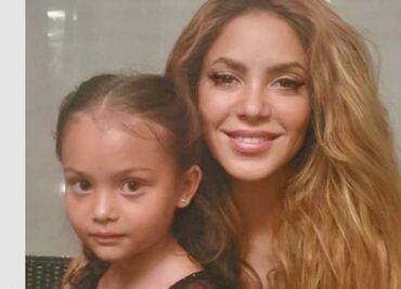Shakira vacaciona con sus hijos en Costa Rica y consiente a pequeña fan